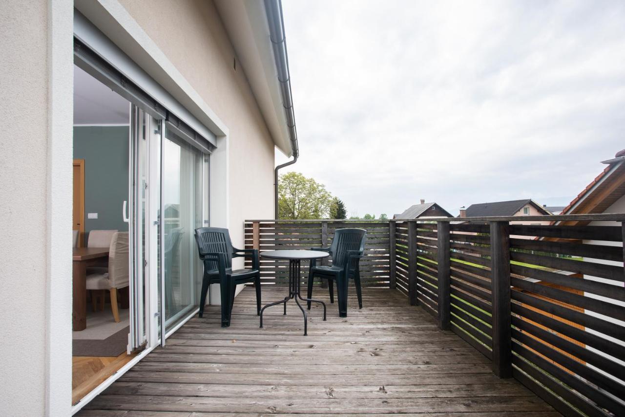 Apartment Rozalija Zirovnica ภายนอก รูปภาพ