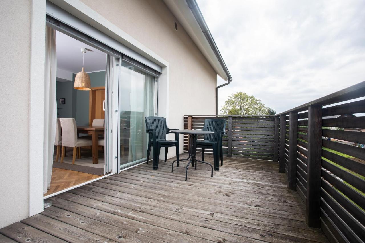 Apartment Rozalija Zirovnica ภายนอก รูปภาพ