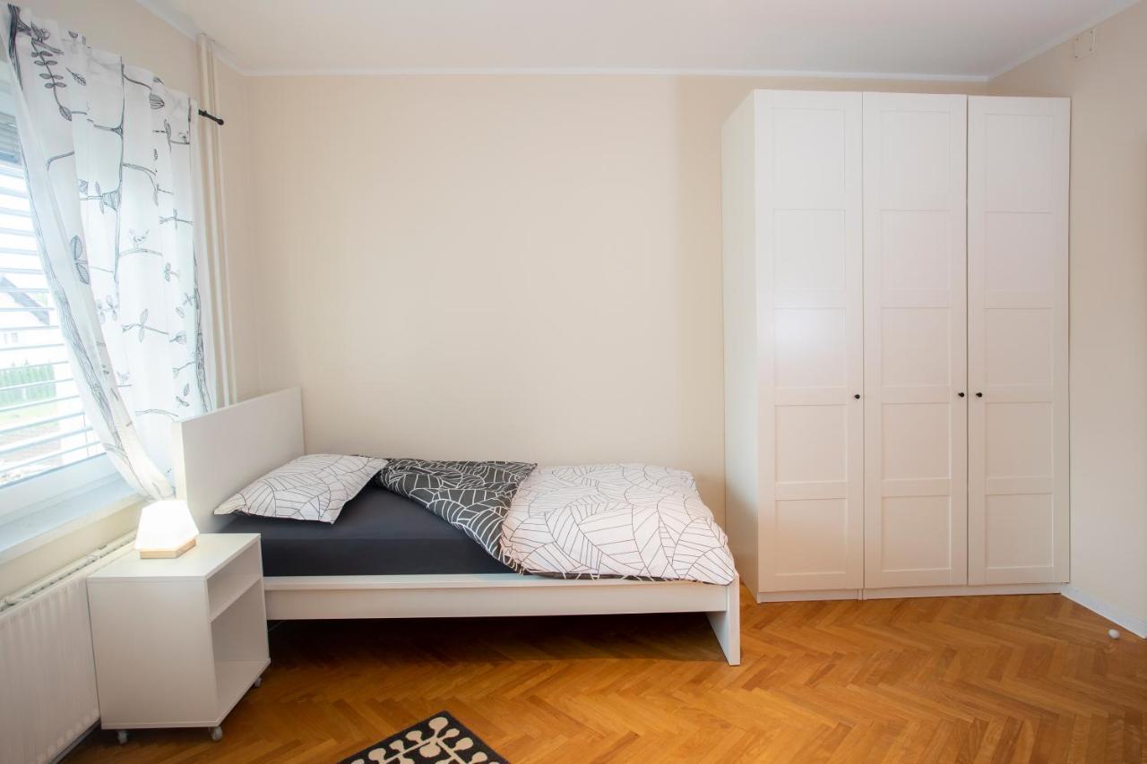 Apartment Rozalija Zirovnica ภายนอก รูปภาพ